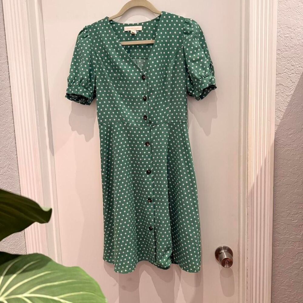 Monteau Los Angeles Green & White Polka Dot Button-Down Dress